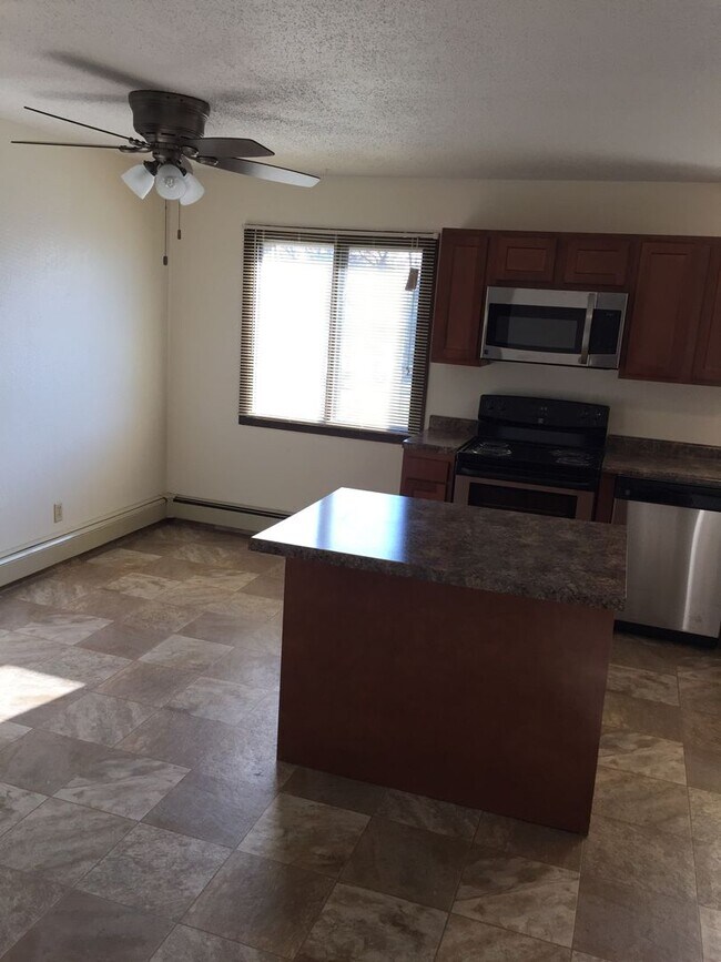 Foto del edificio - Three Bedroom 1.5 Bathroom