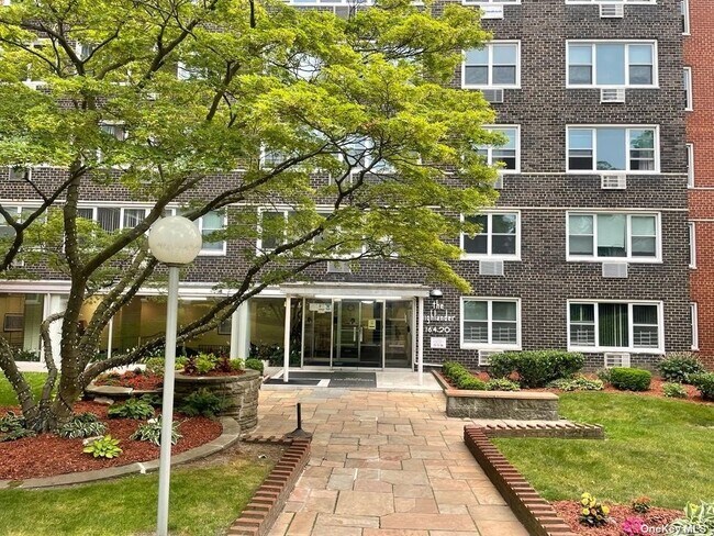 Foto del edificio - 164-20 Highland Ave