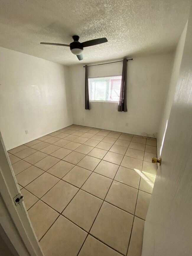 Building Photo - Fontana Triplex