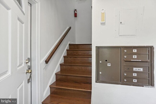 Building Photo - 2828 Buena Vista Terrace SE
