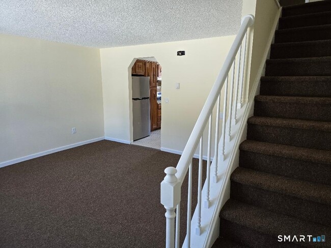 Building Photo - 100 Mark Ln