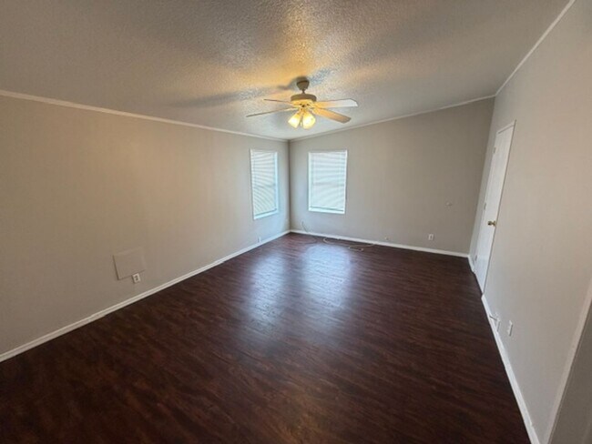 Foto del edificio - ***4 BEDROOM/2 BATHROOM IN DEWEY***