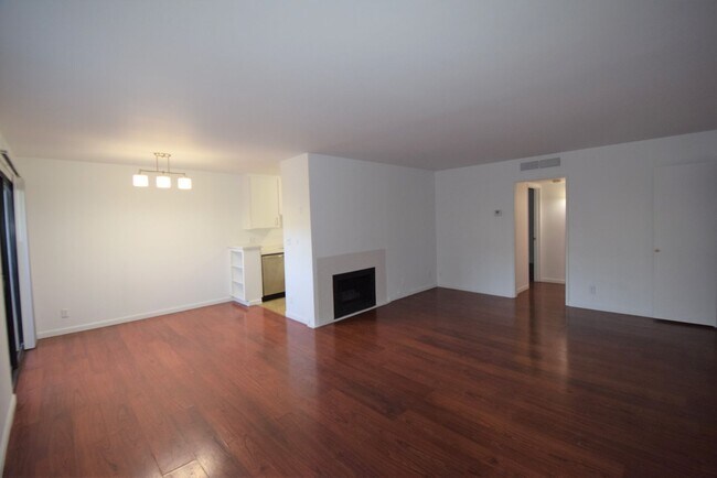 Building Photo - 15128-44 Burbank Boulevard