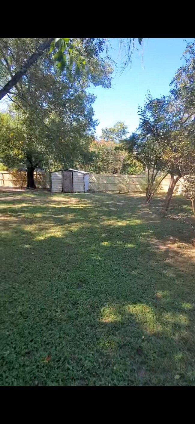 Foto del edificio - 220 Fairmont Ave