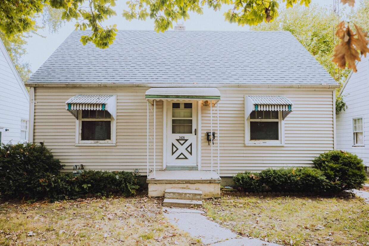 Primary Photo - 3428 Beaumont Dr