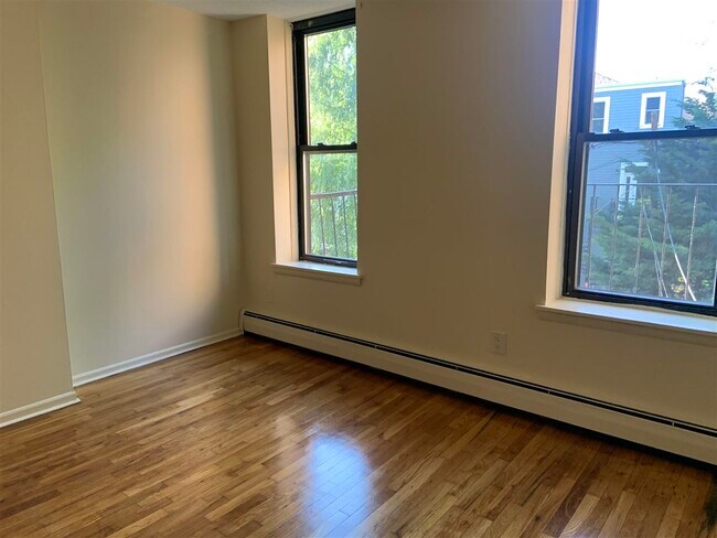 Foto del edificio - 270 2nd St
