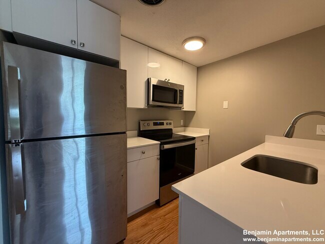 Building Photo - 50 Evergreen St