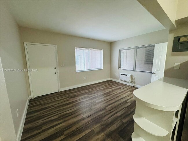 Foto del edificio - 2960 W Flagler St