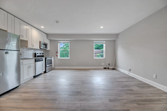 Building Photo - 1679 Montello Ave NE