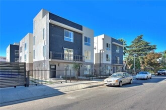 Building Photo - 11722 Hamlin St