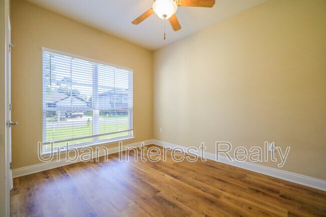 Building Photo - 96 Benton Blvd