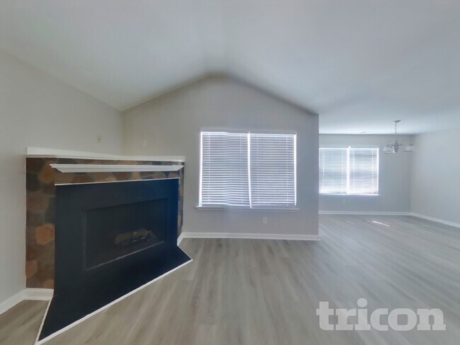 Foto del edificio - 355 Meadow Vista Ln