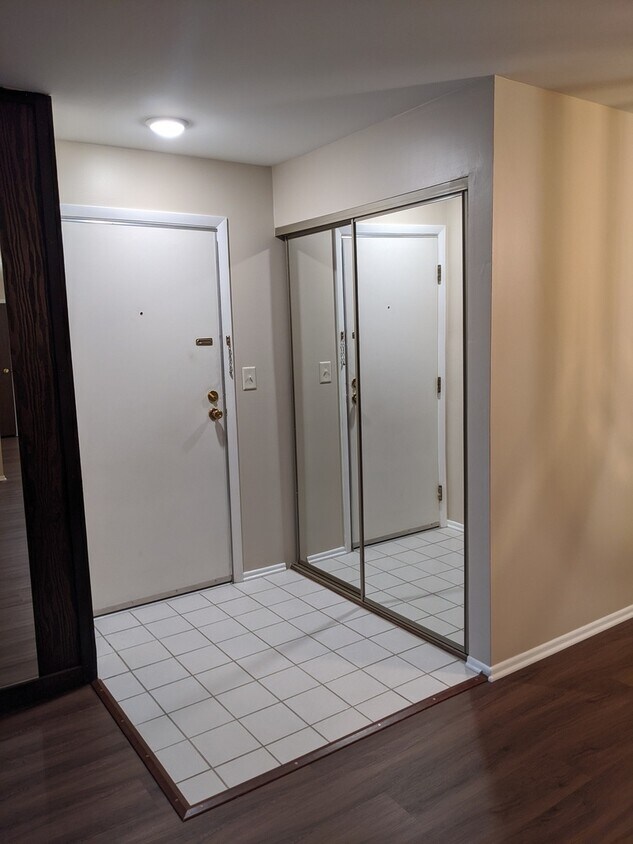 Foto principal - 561 Somerset Ln