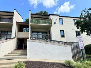 Building Photo - 10108 Campus Way S