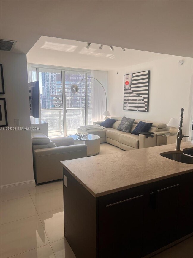 Building Photo - 475 Brickell Ave
