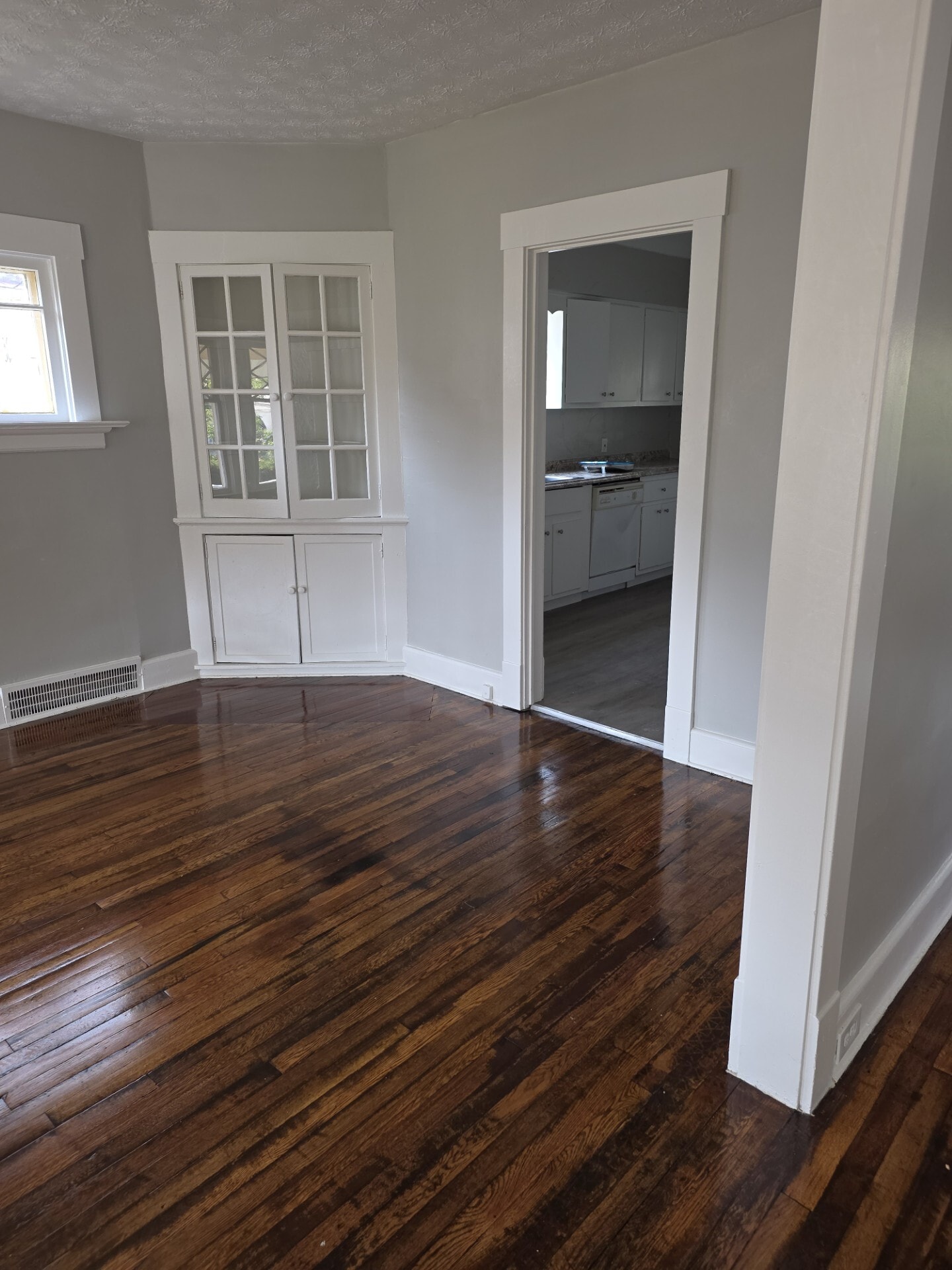 1286 Beach Ave Lakewood, OH 44107 – photo 3