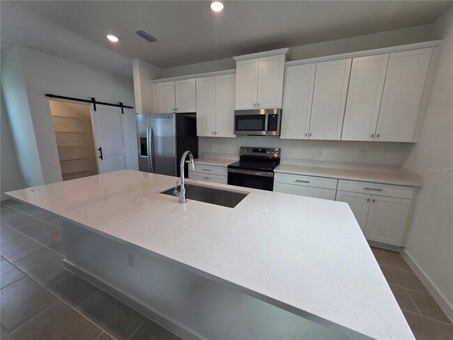 Foto del edificio - 2047 Iorio St