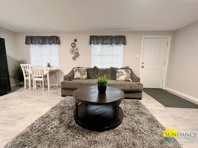 Building Photo - Quaint 1 bedroom cottage in Fort Walton Be...