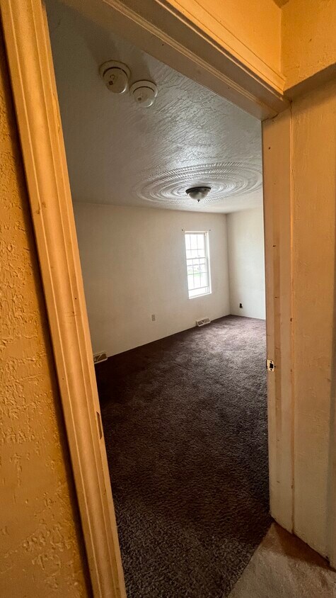 Foto del edificio - 2228 1/2 Jackson Ave