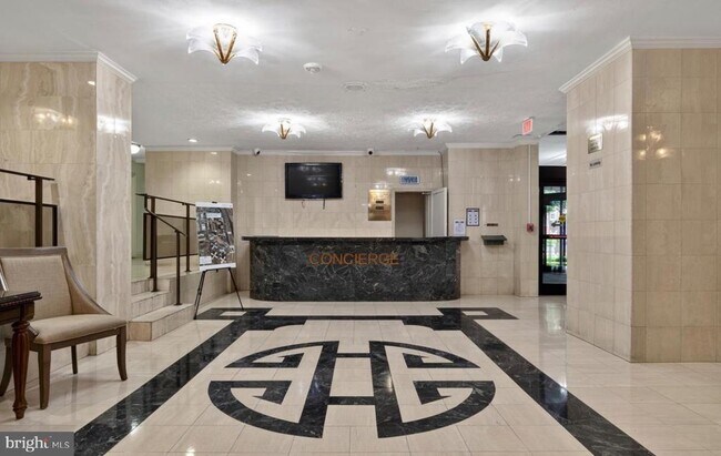Foto del edificio - 1121 Arlington Blvd