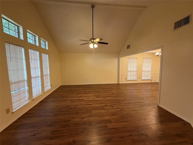 Foto del edificio - 1426 Mapleview Dr