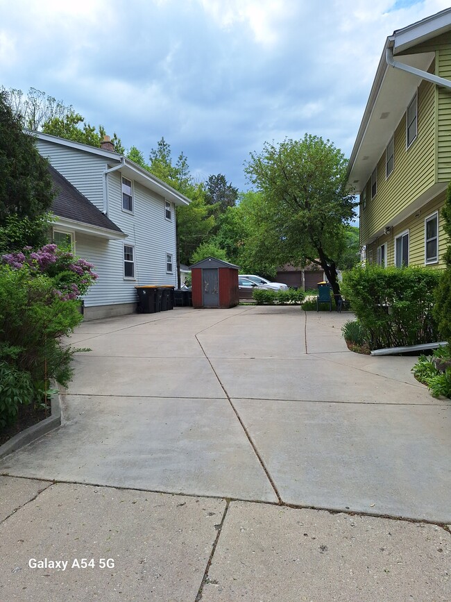 Parking area - 6405 Milwaukee Ave