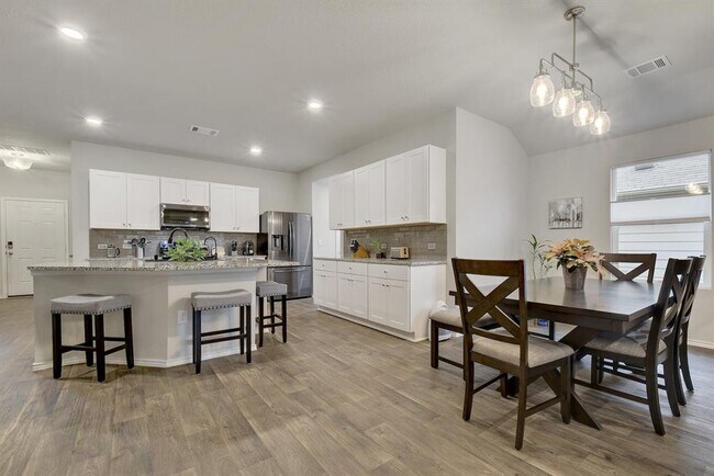 Foto del edificio - 6012 Xene Dr