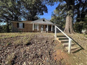 Building Photo - 3265 Hanna Dr