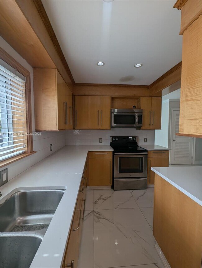 Foto del edificio - 20830 NW 34th Ave