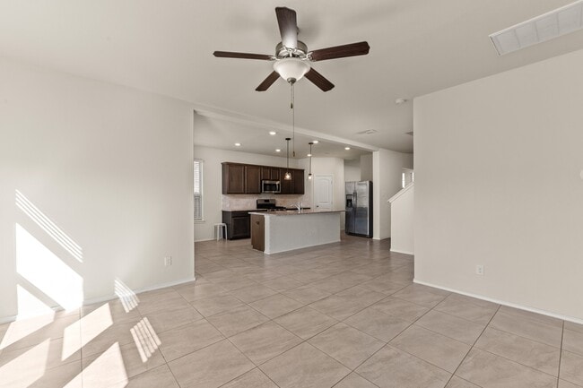 Building Photo - 3715 White Gardenia Ln