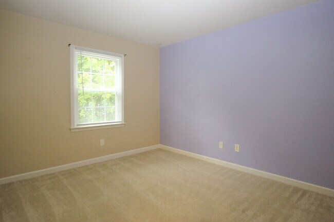 Building Photo - York County 4 BR Coventry House