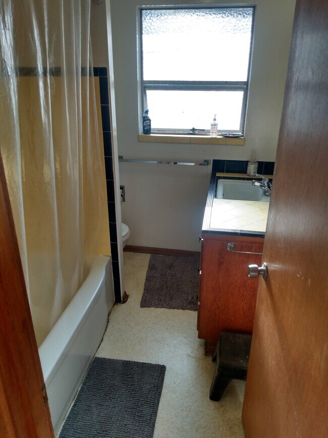 Foto del edificio - 915 NW 56th St