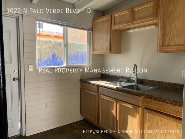 Foto del edificio - 1022 N Palo Verde Blvd