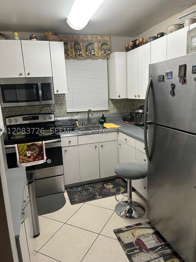 Building Photo - 7450 Miami Lakes Dr