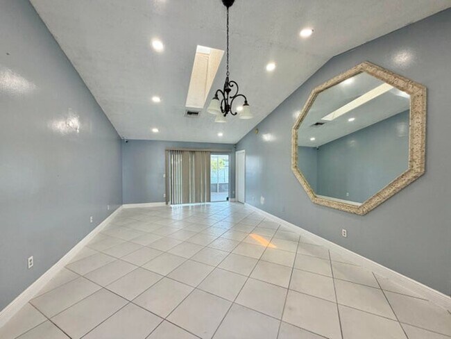 Photo - 5072 Arbor Glen Cir House