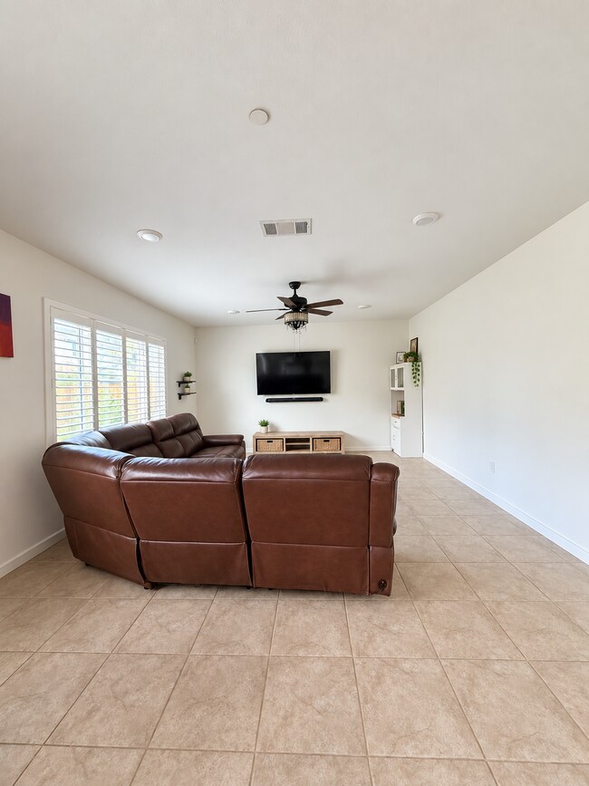 Building Photo - 5312 Guenoc Valley Ln