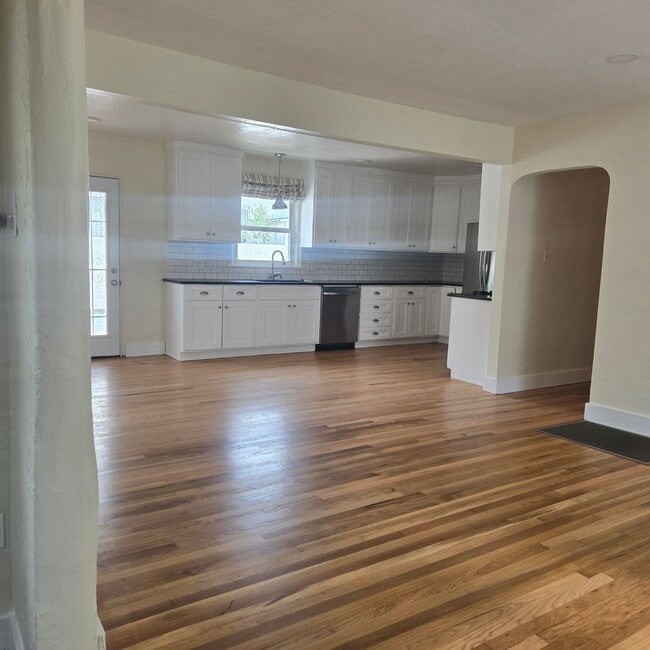 Foto del edificio - 4 Bedroom House