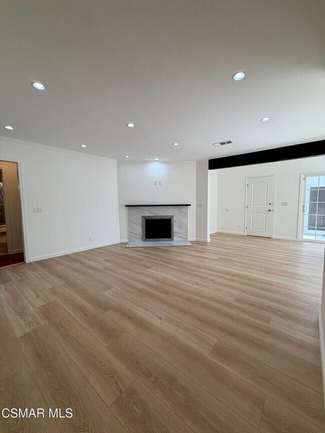 Building Photo - Welcome this single story, beautifully maintained and thoughtfully updated home South Of The Boul...