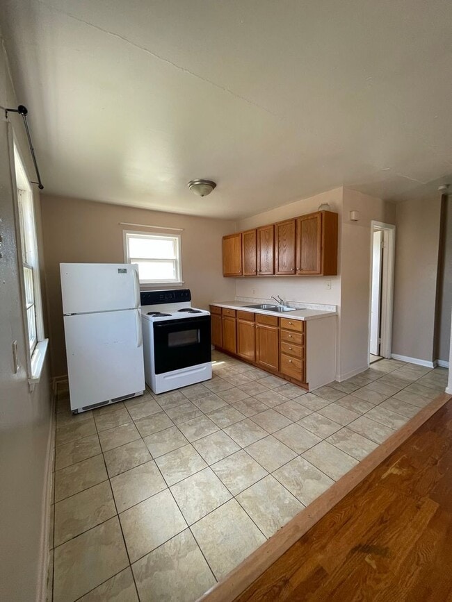 Building Photo - r409LBP