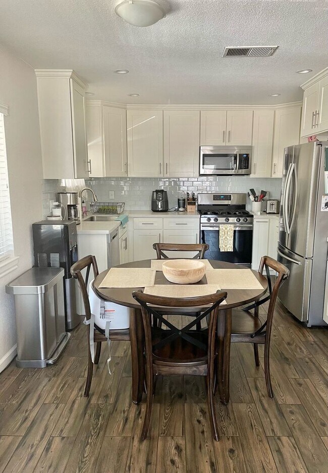 Foto del edificio - SAN JOSE - Remodeled Spacious One Bedroom