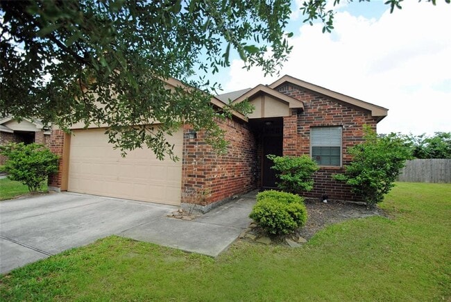 Building Photo - 2703 Alvar Dr