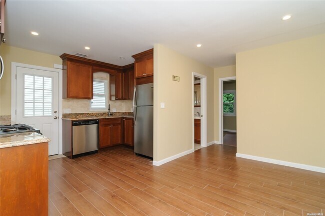 Foto del edificio - 27 Marwood Rd N