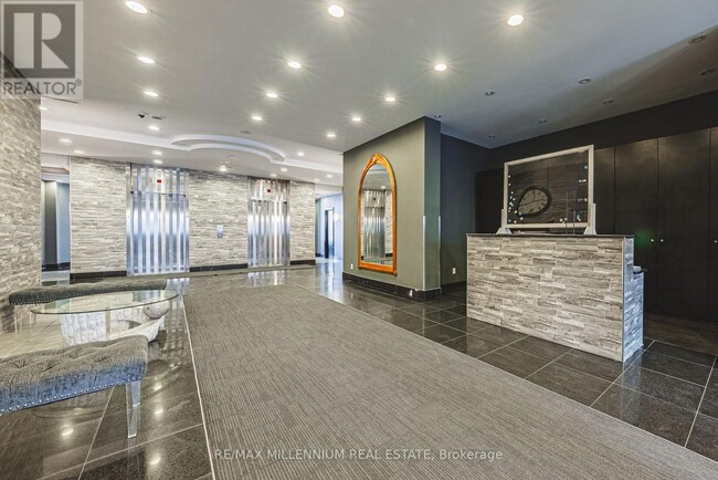 Building Photo - 135 James St S