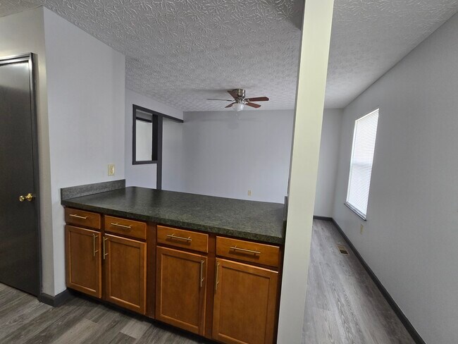 Foto del edificio - 6048 Trowbridge Way