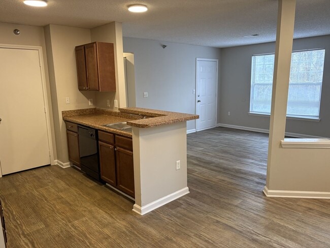 Building Photo - 2411 Hill St