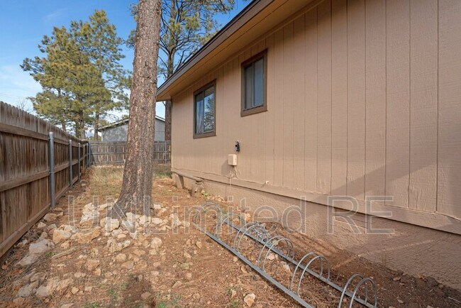 Building Photo - 60 E Camille Dr