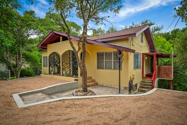 Building Photo - 18111 Lakeshore Dr