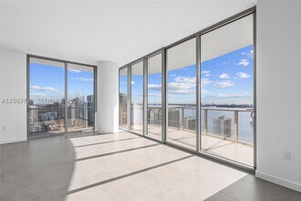 Building Photo - 1400 Biscayne Blvd