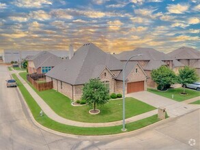 Building Photo - 9301 Wood Duck Dr