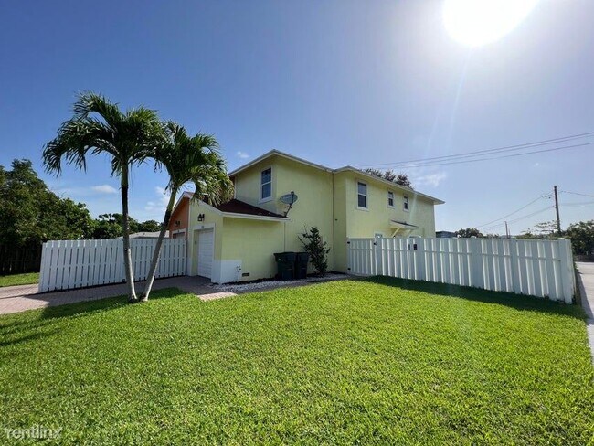 Building Photo - 3 br, 2.5 bath House - 253 SE 1st Ave